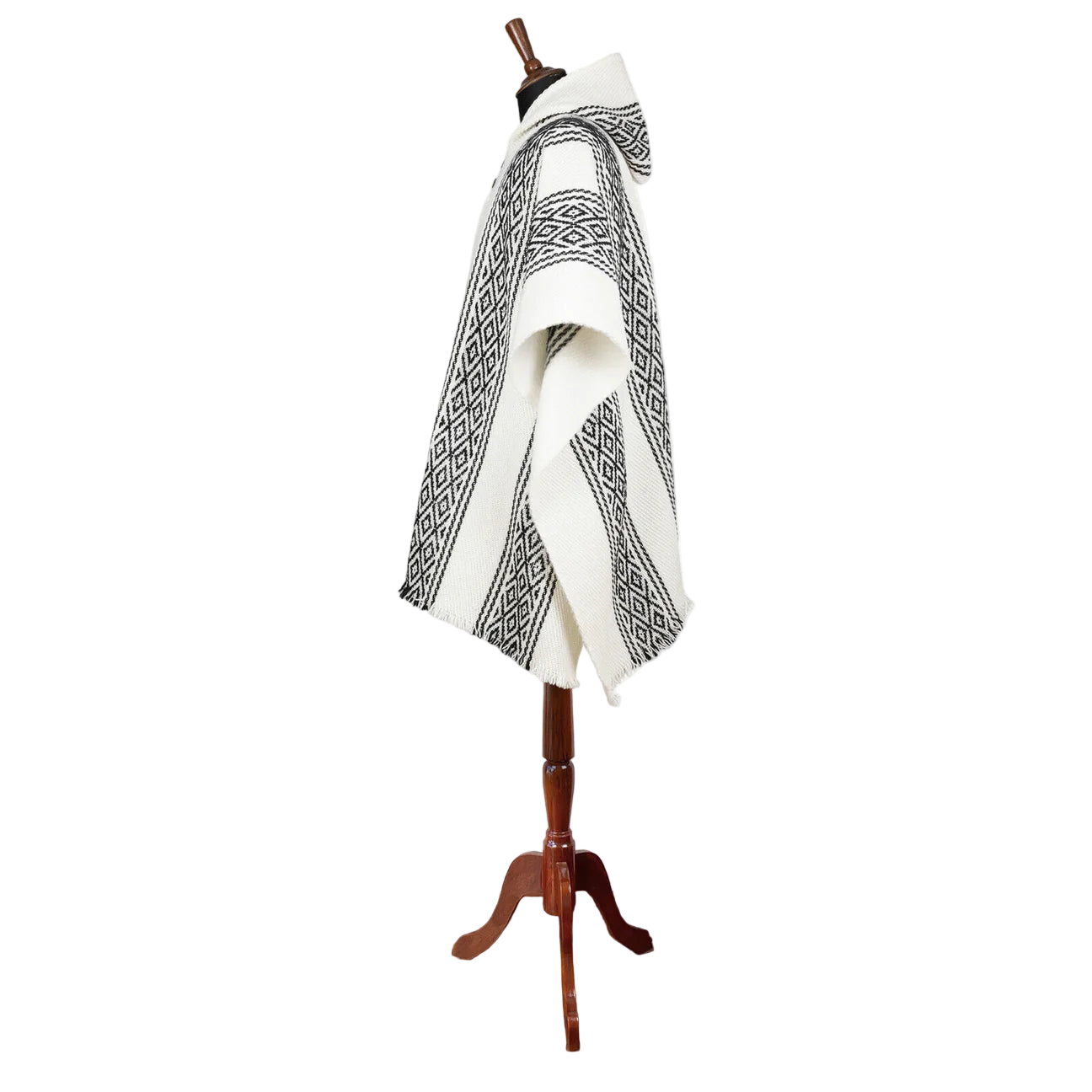 🦙 Llama wool white with bloack diamond pattern poncho